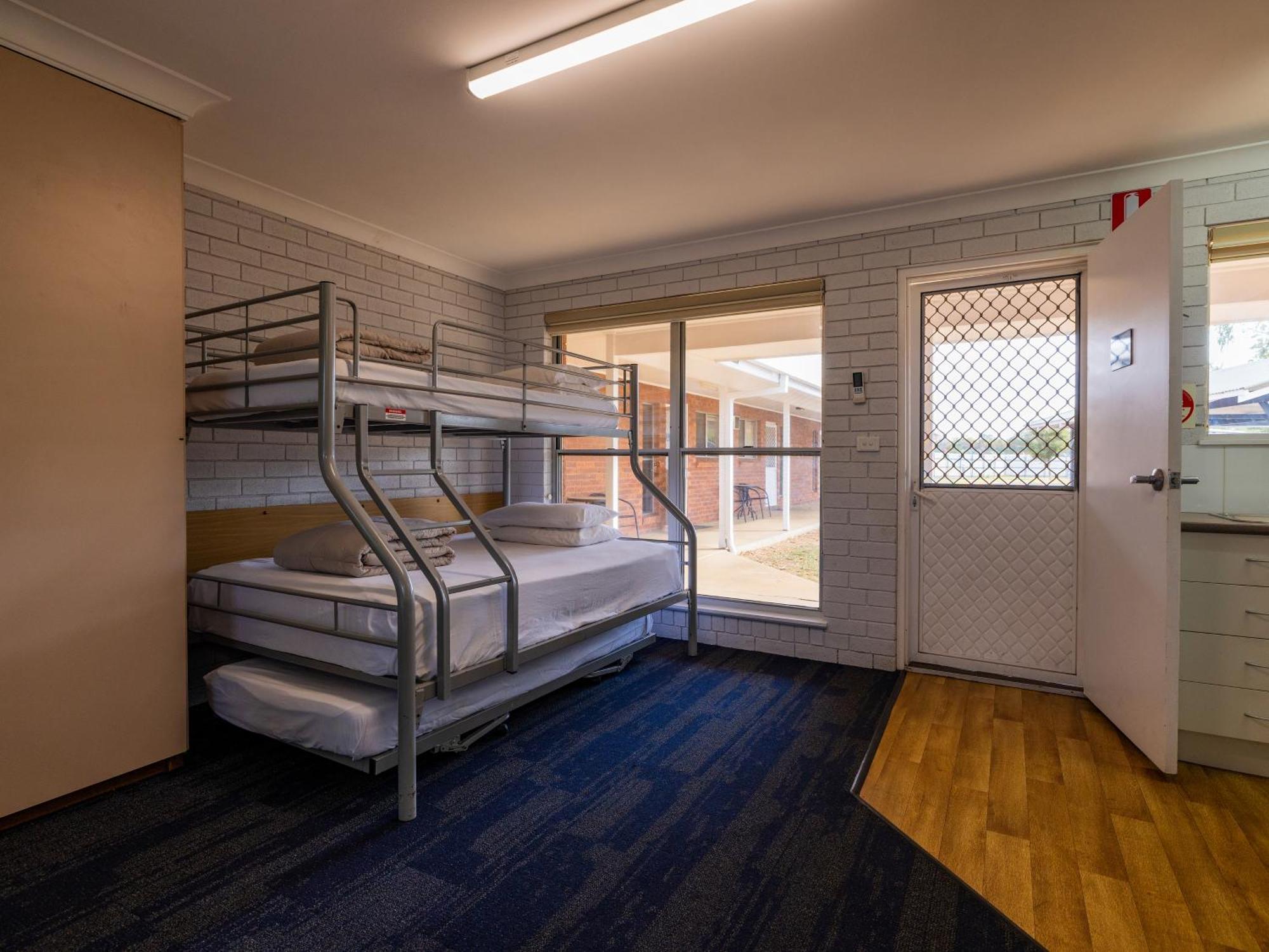Nrma Dubbo Holiday Park Номер фото
